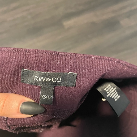 Dress pants - Picture 2 of 2